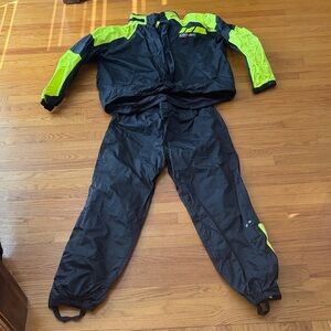 BRP. CAN AM SPYDER rain gear XL